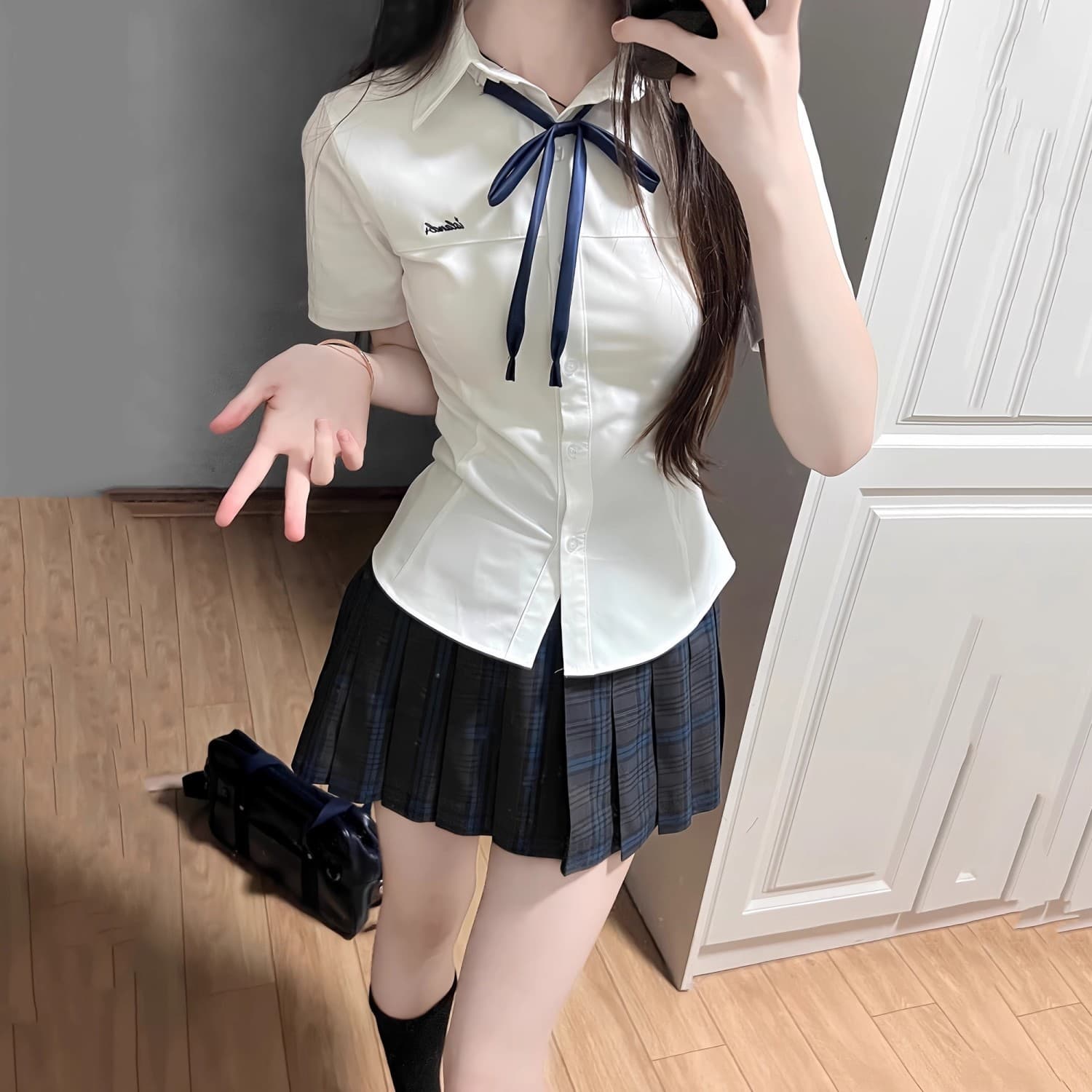 カットソー リボンタイ付き制服風カットソー