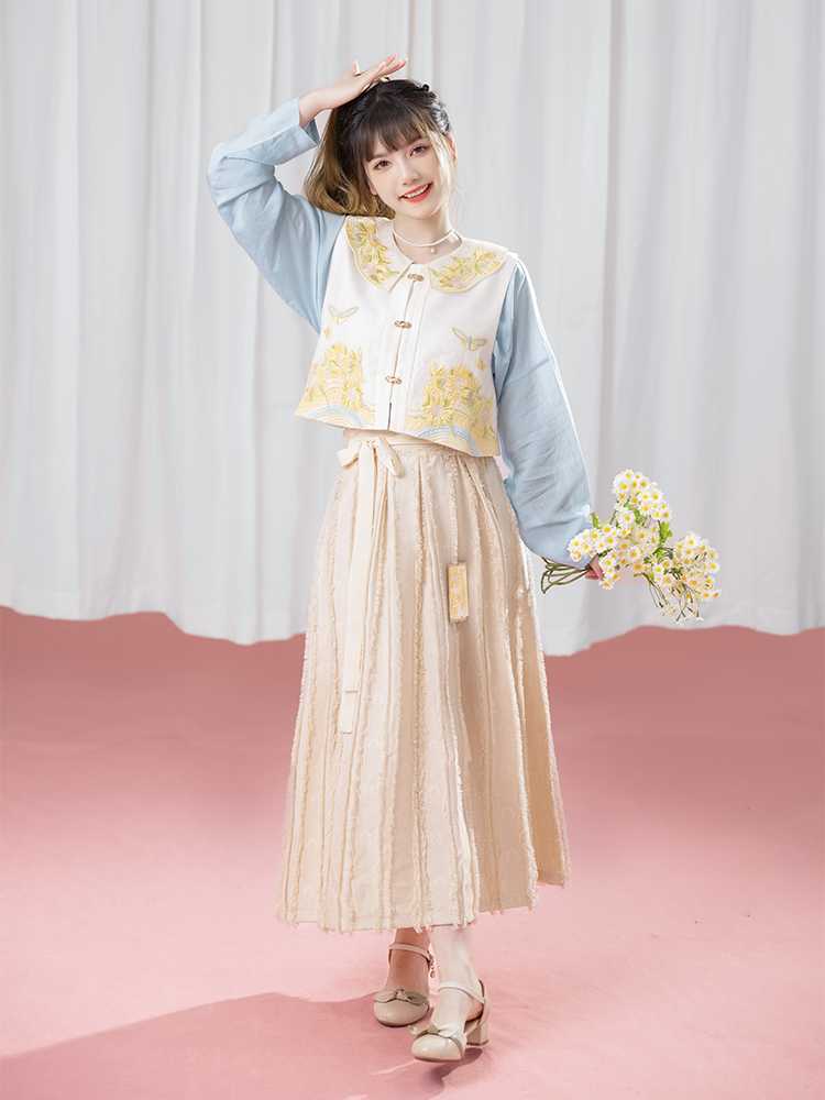 カットソー 花刺繍チャイナ風ショート丈カットソー