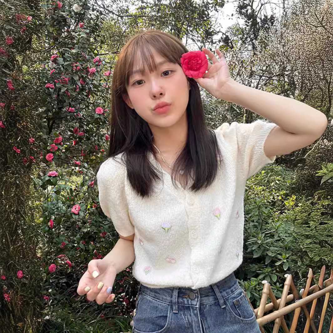 カットソー 花刺繍入り 優美Vネックカットソー