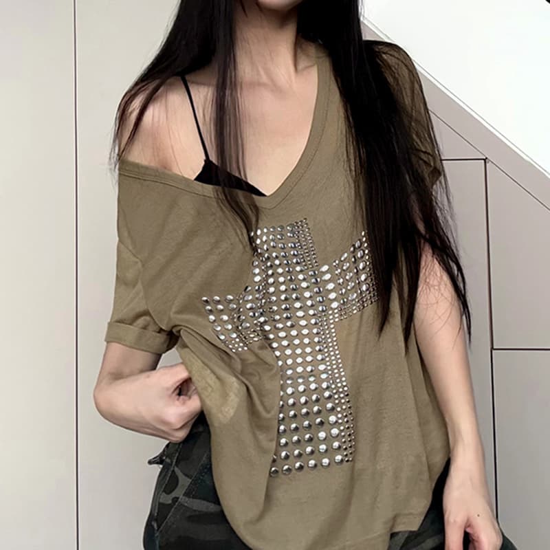 カットソー キラめく十字架ボートネック