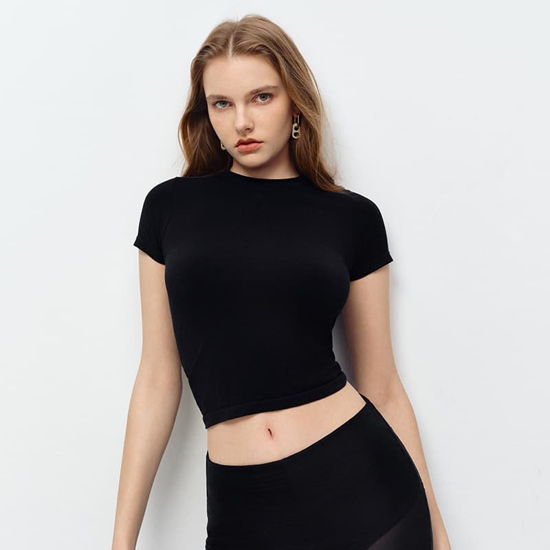 カットソー すっきりハイネックショート丈半袖