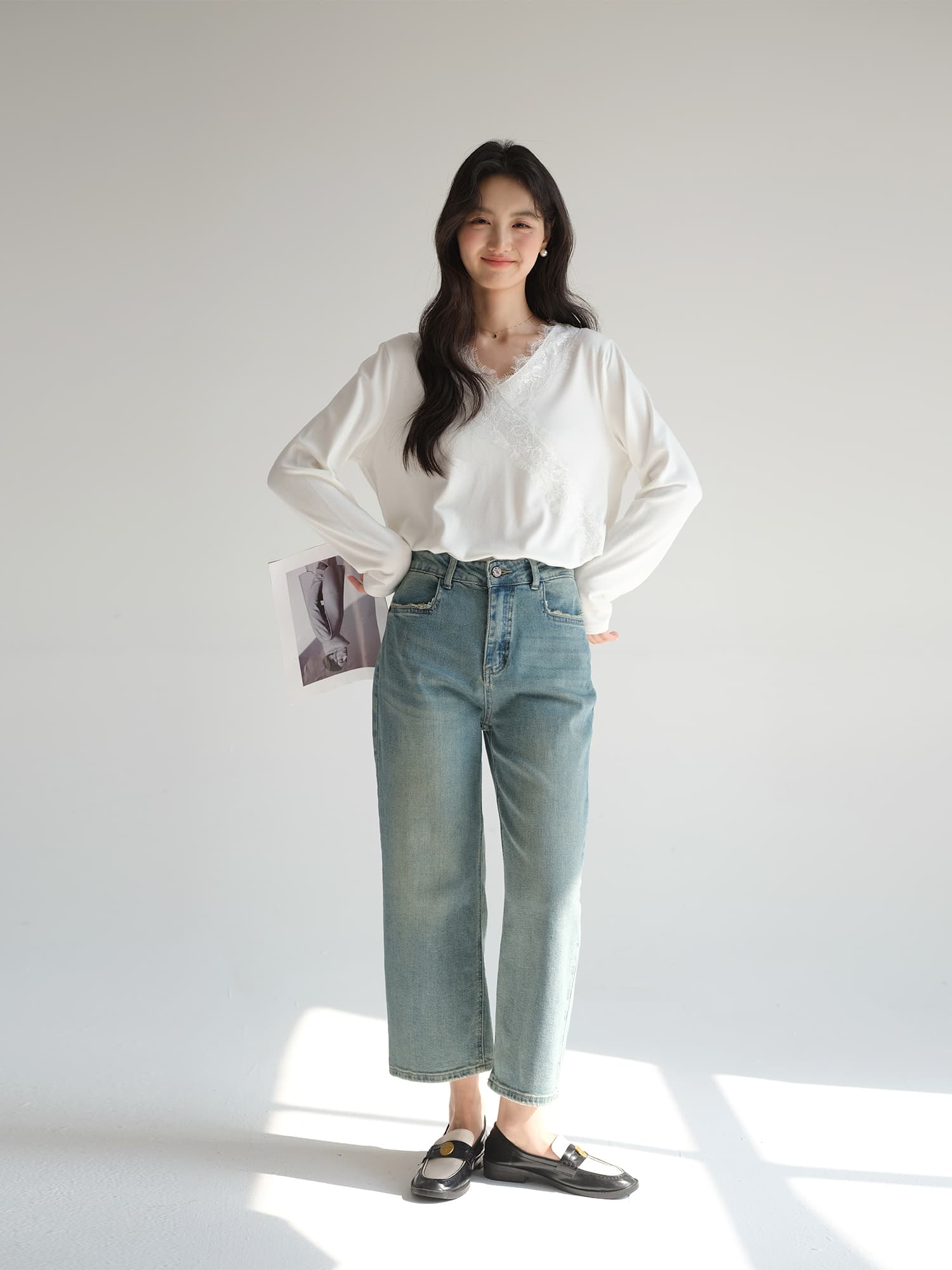 カットソー レース縁取りの優美Vネックカットソー