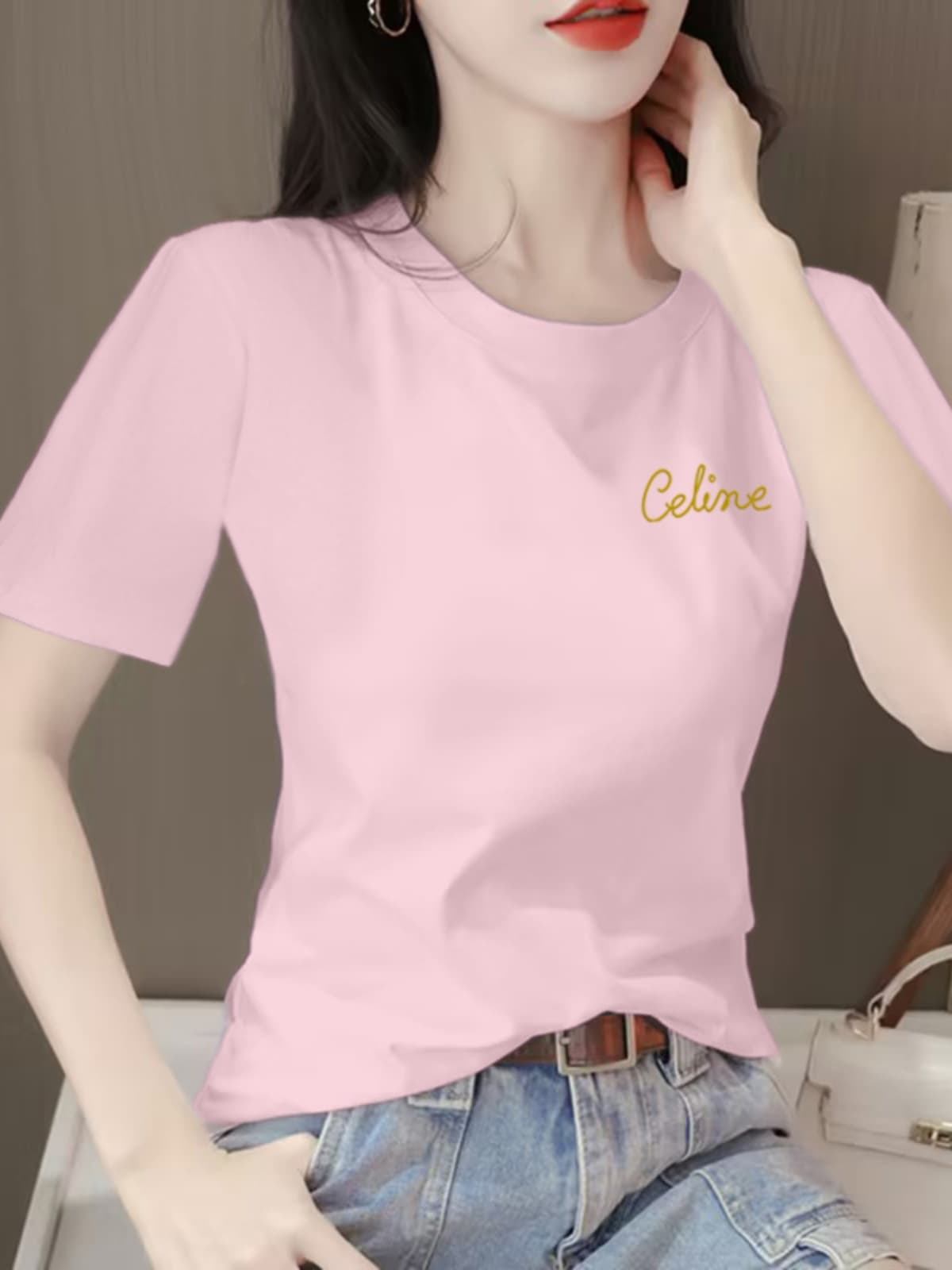 カットソー 上質刺繍入り丸首カットソー