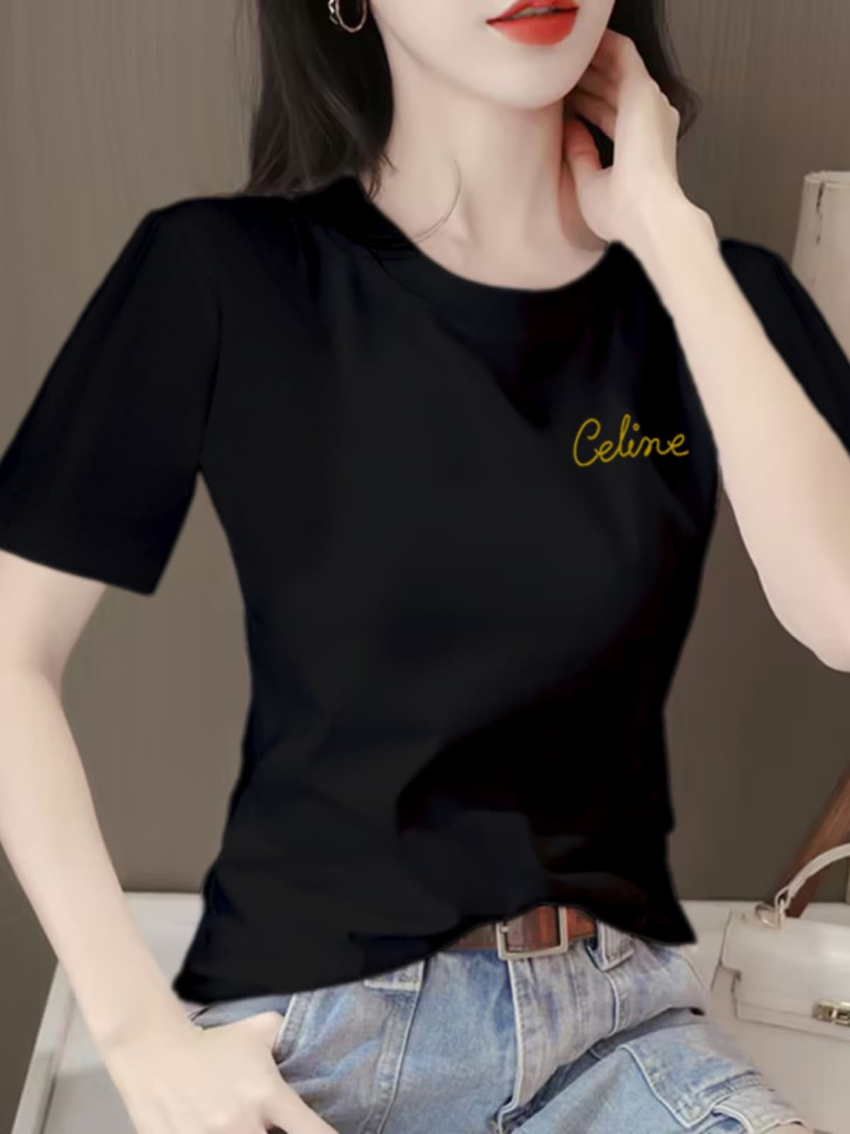 カットソー 上質刺繍入り丸首カットソー