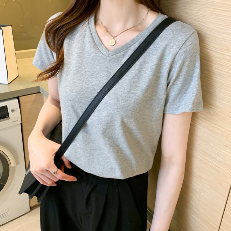 カットソー すっきりVネックベーシックカットソー